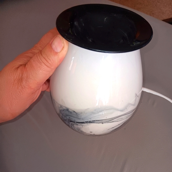 Scentsy Other - Beautiful art glass wax warmer
